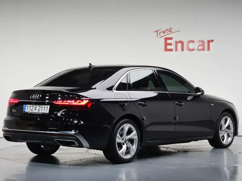 2021 Audi A4 с пробегом 33 690 км