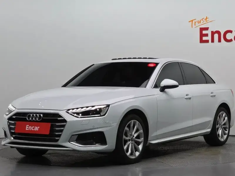 2022 Audi A4 с пробегом 12 483 км