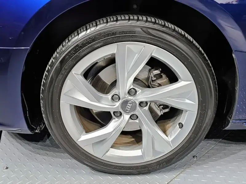 2021 Audi A4 с пробегом 76 515 км