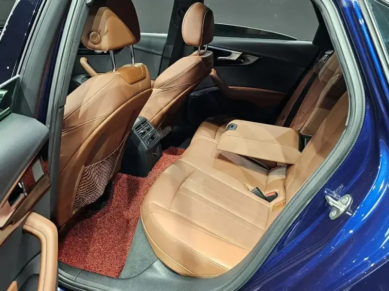 2021 Audi A4 с пробегом 76 515 км