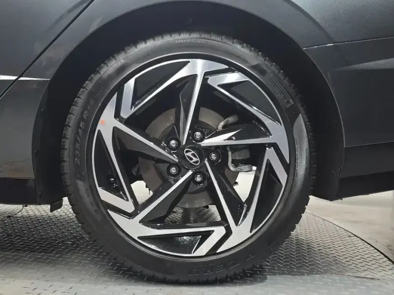 2025 Hyundai Sonata с пробегом 23 619 км