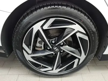 2023 Hyundai Sonata с пробегом 49 692 км