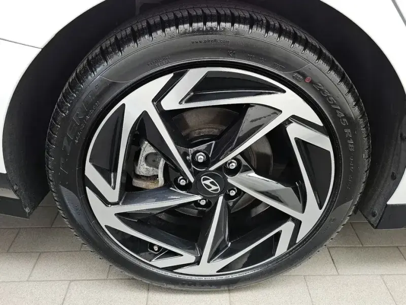 2023 Hyundai Sonata с пробегом 49 692 км