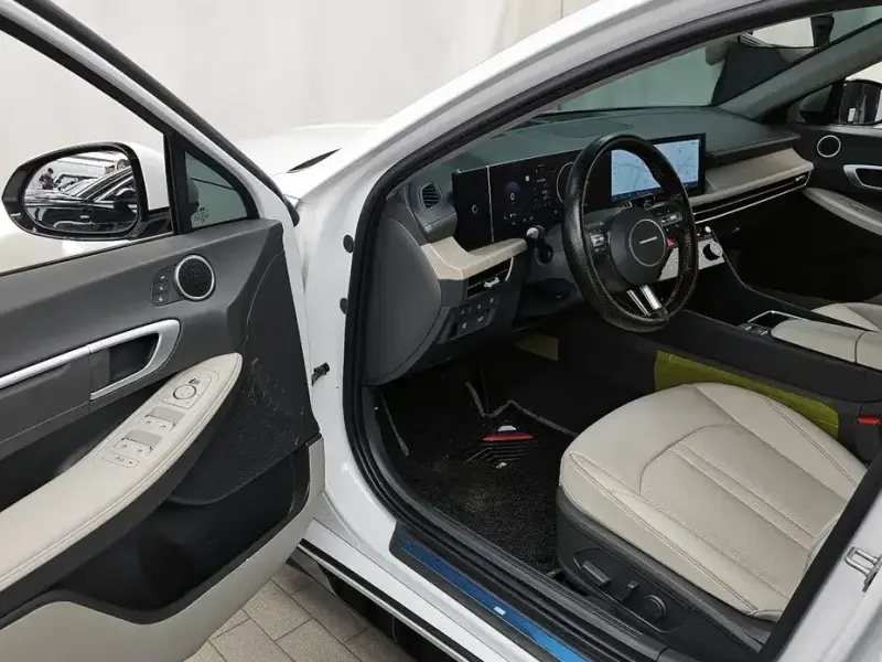 2023 Hyundai Sonata с пробегом 49 692 км
