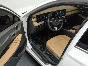 2024 Hyundai Sonata с пробегом 10 517 км