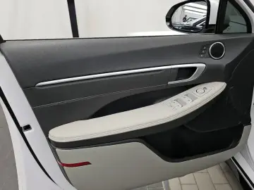 2023 Hyundai Sonata с пробегом 49 692 км