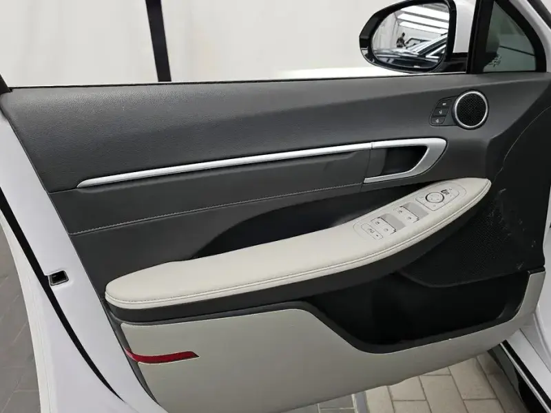2023 Hyundai Sonata с пробегом 49 692 км