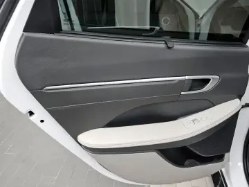 2023 Hyundai Sonata с пробегом 49 692 км
