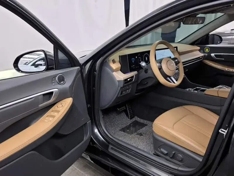 2025 Hyundai Sonata с пробегом 6 917 км
