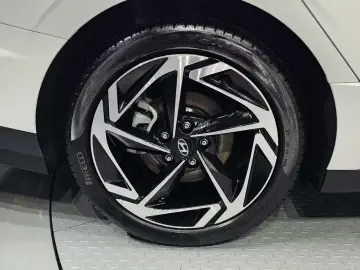 2023 Hyundai Sonata с пробегом 33 127 км