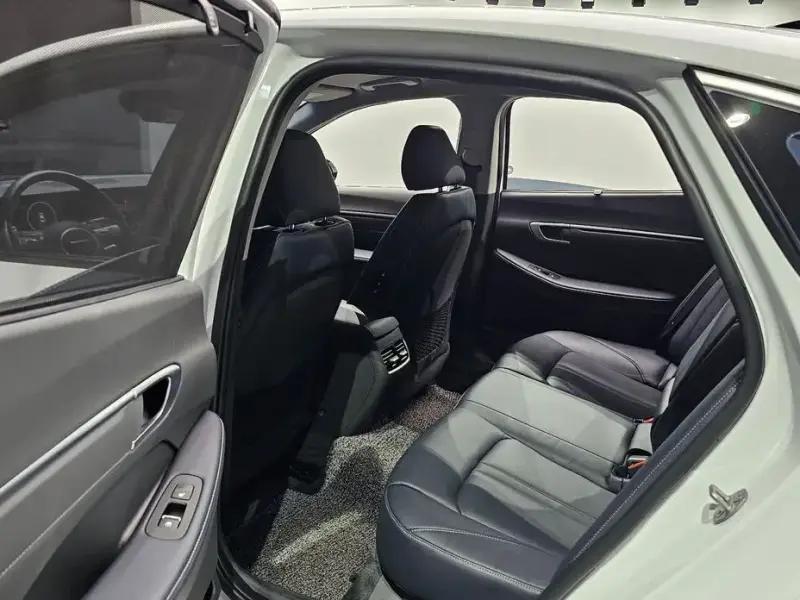 2023 Hyundai Sonata с пробегом 33 127 км