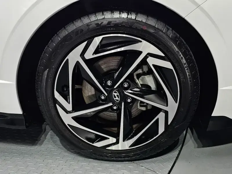 2023 Hyundai Sonata с пробегом 33 127 км