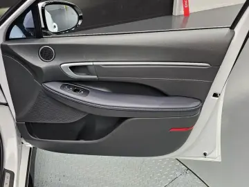 2023 Hyundai Sonata с пробегом 33 127 км