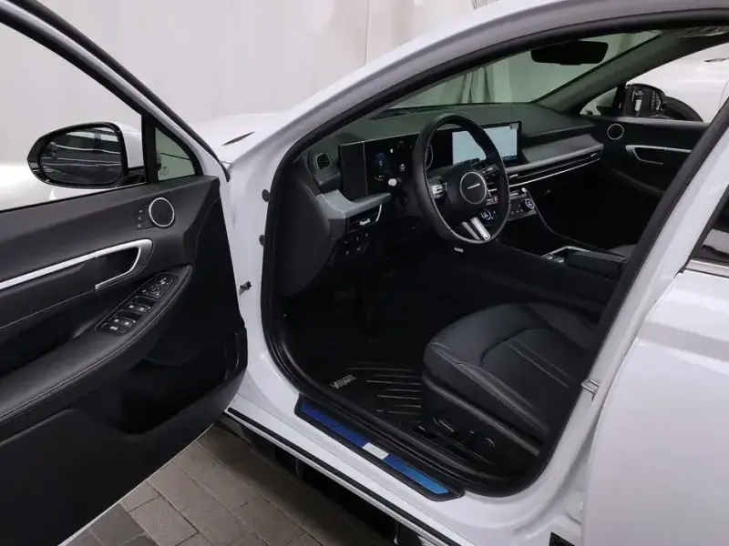 2025 Hyundai Sonata с пробегом 9 402 км