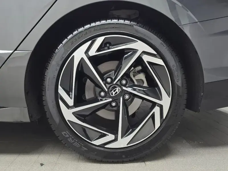 2025 Hyundai Sonata с пробегом 23 625 км
