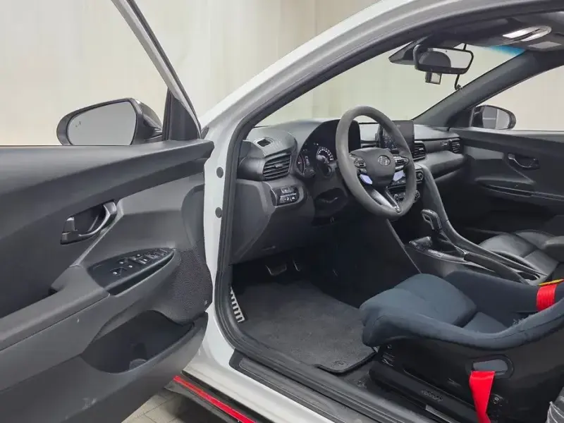 2021 Hyundai Veloster с пробегом 77 182 км