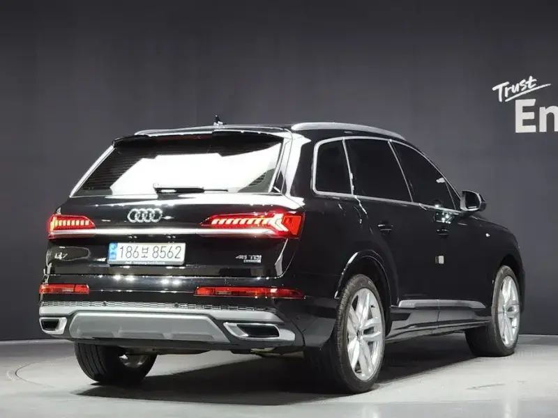 2023 Audi Q7 с пробегом 94 113 км