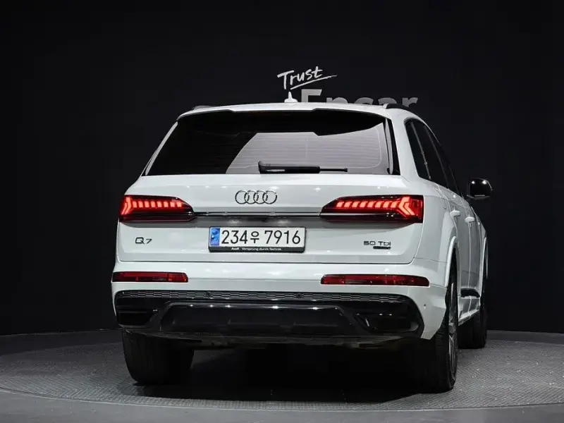 2023 Audi Q7 с пробегом 50 952 км