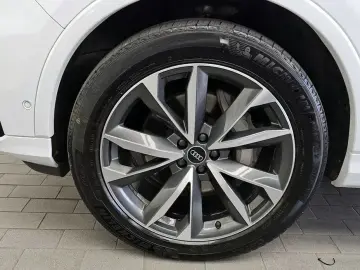 2023 Audi Q7 с пробегом 50 952 км