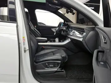 2023 Audi Q7 с пробегом 50 952 км