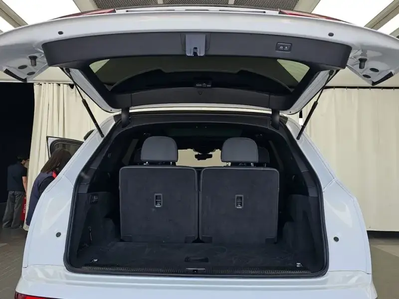 2023 Audi Q7 с пробегом 50 952 км