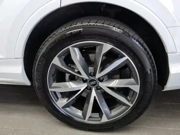 2023 Audi Q7 с пробегом 50 952 км