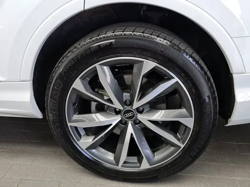 2023 Audi Q7 с пробегом 50 952 км