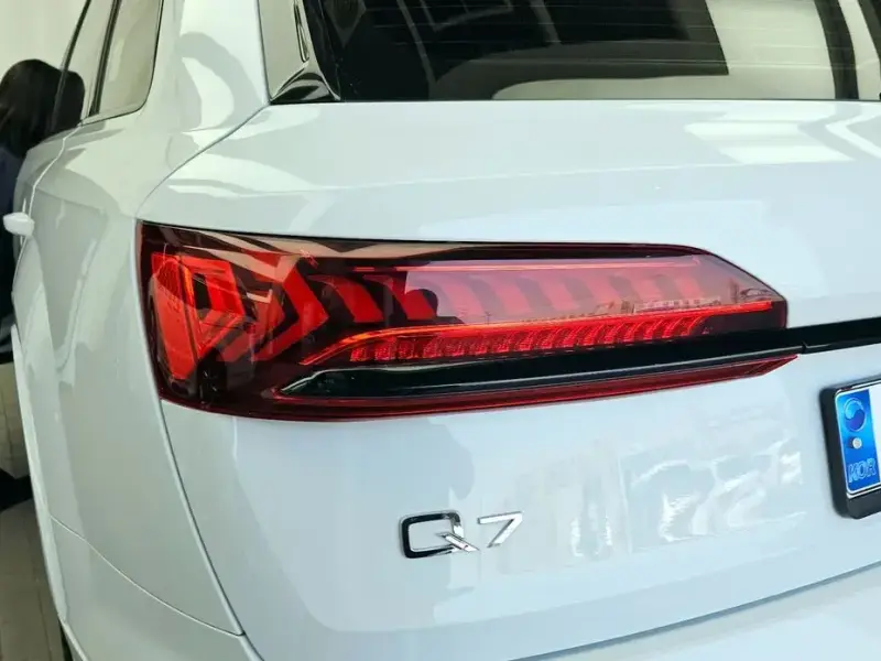 2023 Audi Q7 с пробегом 50 952 км