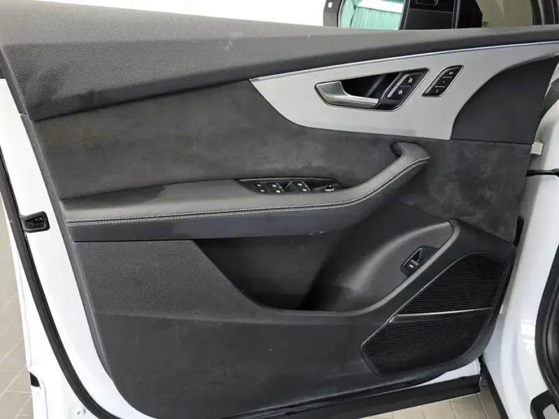 2023 Audi Q7 с пробегом 50 952 км