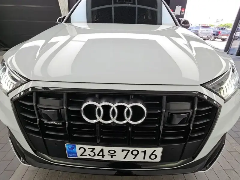2023 Audi Q7 с пробегом 50 952 км