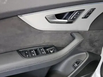 2023 Audi Q7 с пробегом 50 952 км