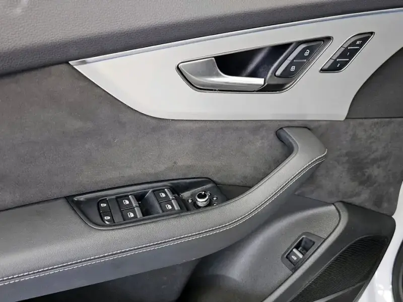 2023 Audi Q7 с пробегом 50 952 км