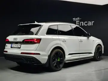 2023 Audi Q7 с пробегом 27 072 км