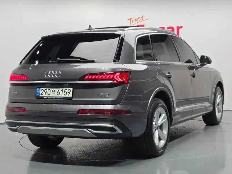2021 Audi Q7 с пробегом 29 471 км
