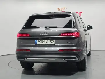 2021 Audi Q7 с пробегом 29 471 км