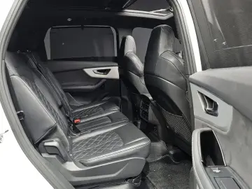 2023 Audi Q7 с пробегом 27 072 км