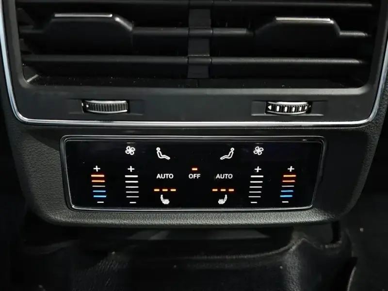 2023 Audi Q7 с пробегом 27 072 км