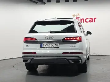 2023 Audi Q7 с пробегом 26 384 км