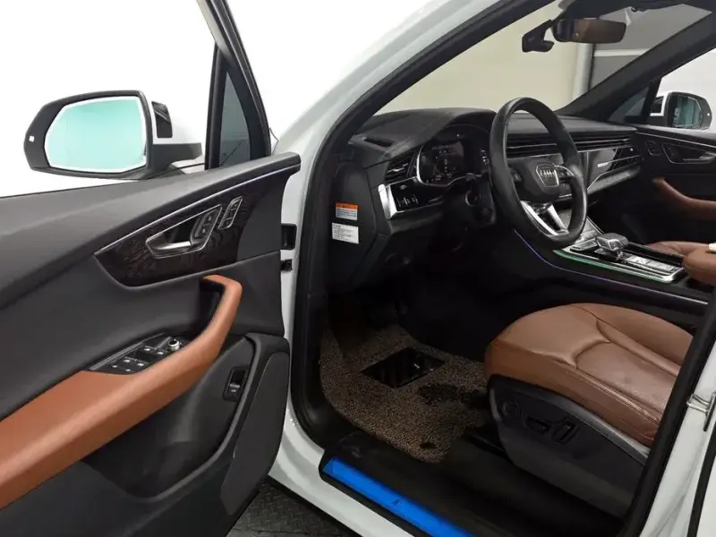2023 Audi Q7 с пробегом 26 384 км