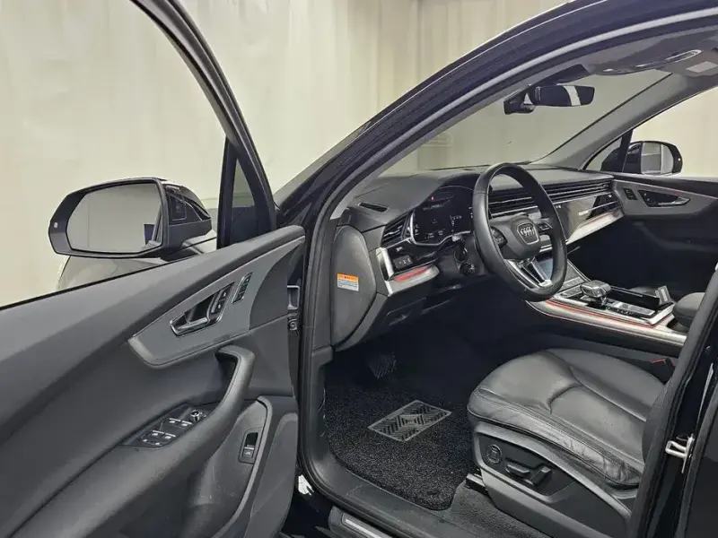 2022 Audi Q7 с пробегом 77 281 км