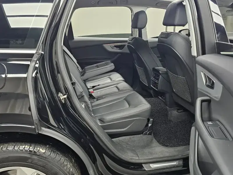 2022 Audi Q7 с пробегом 77 281 км