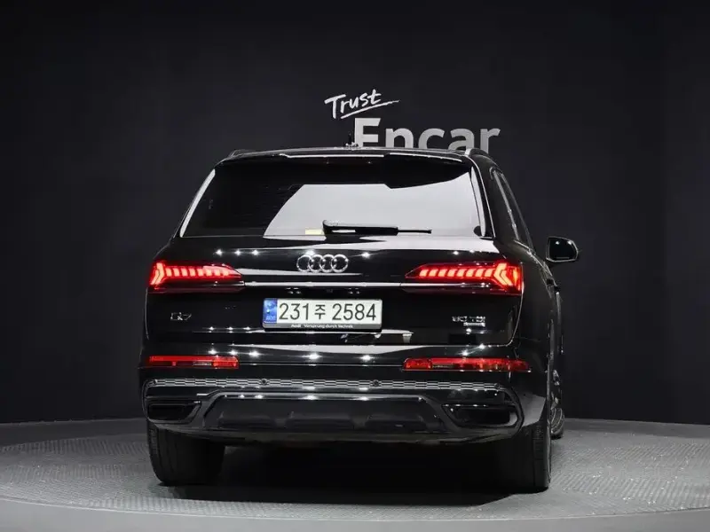 2023 Audi Q7 с пробегом 47 732 км