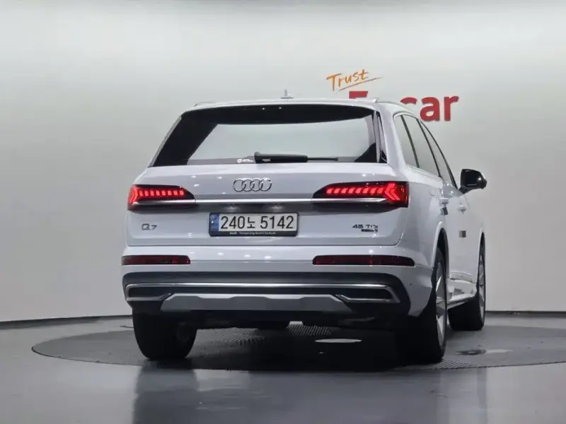 2022 Audi Q7 с пробегом 50 891 км