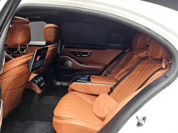 2022 Mercedes-Benz S-Класс с пробегом 56 258 км
