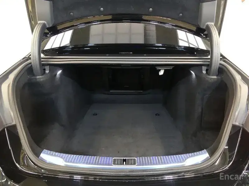 2023 Mercedes-Benz S-Класс с пробегом 29 800 км