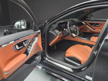 2023 Mercedes-Benz S-Класс с пробегом 32 194 км