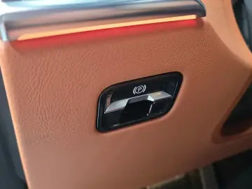 2023 Mercedes-Benz S-Класс с пробегом 32 194 км