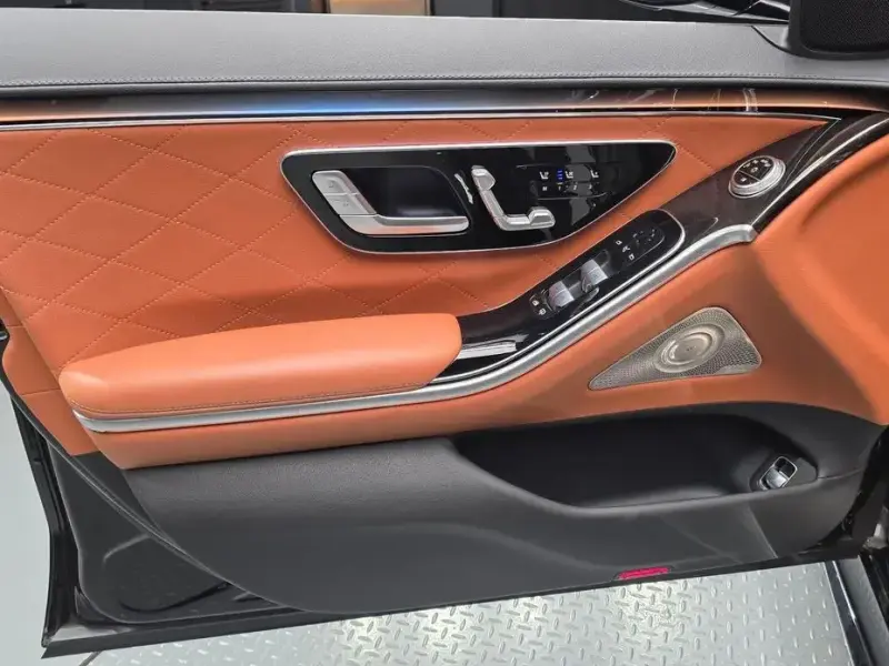 2023 Mercedes-Benz S-Класс с пробегом 32 194 км