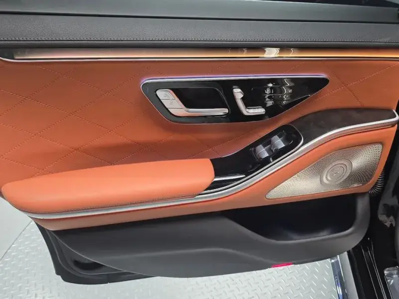 2023 Mercedes-Benz S-Класс с пробегом 32 194 км