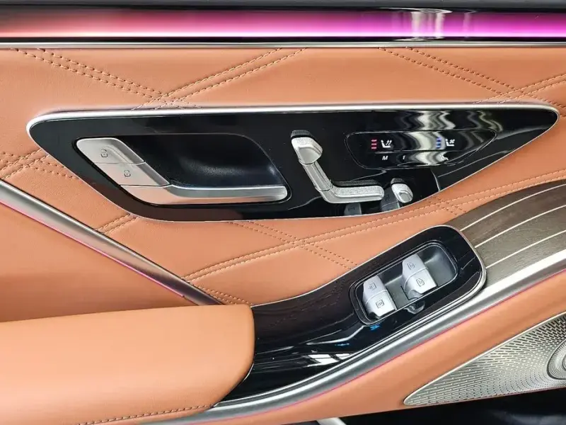 2022 Mercedes-Benz S-Класс с пробегом 65 924 км